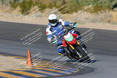 media/Dec-18-2022-SoCal Trackdays (Sun) [[8099a50955]]/Turn 10 (140pm)/